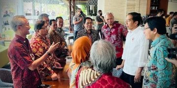 Di Tengah Gugatan Ijazah Palsu, Presiden Jokowi Bertemu Sahabat Sesama Alumni UGM