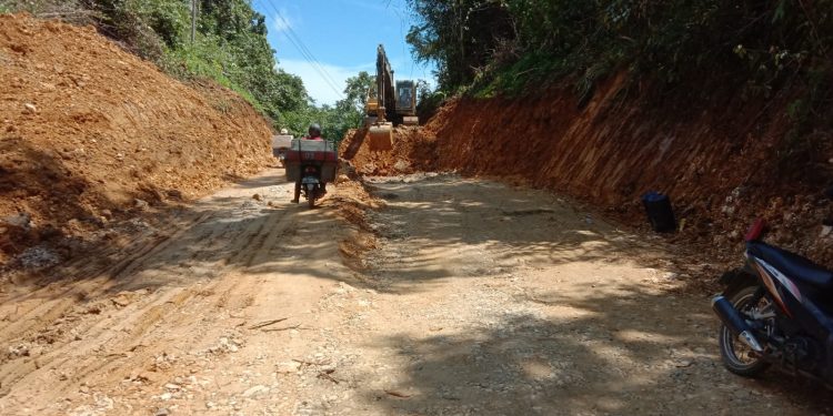 Jalan Ke Desanya Dibangun, Masyarakat Lena Berterimakasih Pada Pemkab Poso