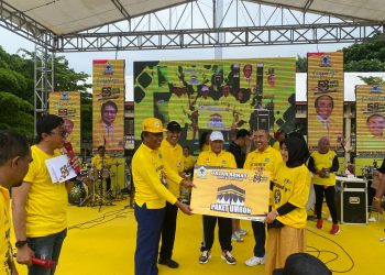 Ribuan Warga Palu Kuningkan Vatulemo Peringati HUT Partai Golkar ke 58 Tahun