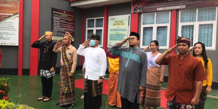 Baju Adat dan Lagu Kebangsaan Berkumandang di LPKA Palu, Cara Menggelorakan Hari Sumpah Pemuda