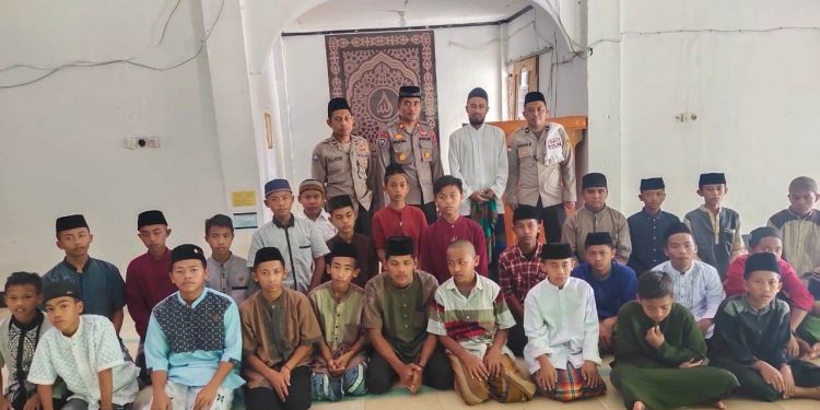 Lakukan Safari Jum’at, Da’i Polri Berikan Masyarakat Pemahaman Soal Bahaya Radikalisme dan Terorisme