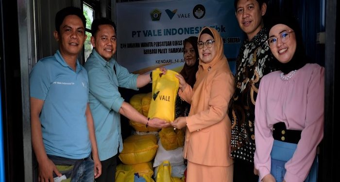 PT Vale Bagikan Lebih dari 2.000 Paket Sembako Bagi Kaum Dhuafa di Sulawesi Tenggara
