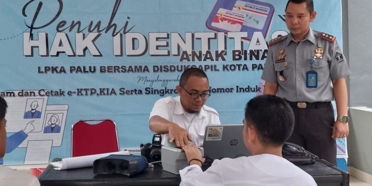 BERSAMA DISDUKCAPIL, LPKA PALU PENUHI HAK IDENTITAS ANAK BINAAN