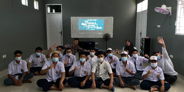 Anak Binaan LPKA Palu Peringati Hardiknas 2024 dengan Nobar Film Pendidikan