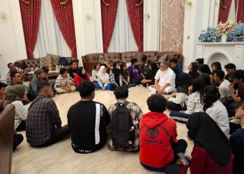 Ahmad Ali Diskusi Santai Bersama Pelajar dan Penggiat Seni se Kota Palu