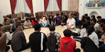 Ahmad Ali Diskusi Santai Bersama Pelajar dan Penggiat Seni se Kota Palu