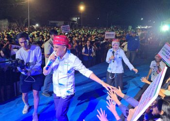 Ribuan Pemilih Pemula Dipimpin Pendeta Mendoakan Anwar Hafid Jadi Gubernur Sulteng