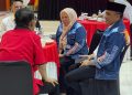 Pakai Jaket Levis, Pasangan BERANI Siap Cabut Nomor Urut di KPU Sulteng