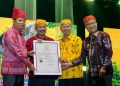 Lindungi Komoditas Unggulan Sigi, Kemenkum Sulteng Serahkan Sertifikat KIK Kopi Robusta Lindu