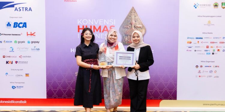 Tiga Mahasiswi UPER Menangi Kompetisi Strategi Humas Nasional